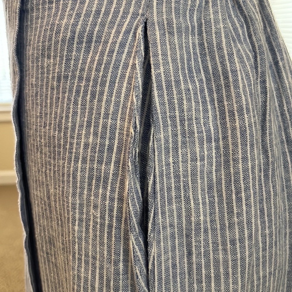 BCBGeneration XS blue & white A-line skirt. - Picture 3 of 5